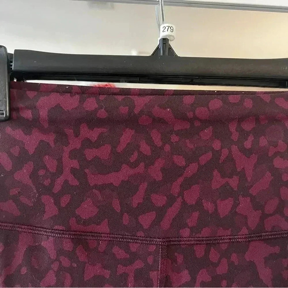 279 Lululemon High Waisted Leggings Size 4 Color Maroon - Picture 2 of 5